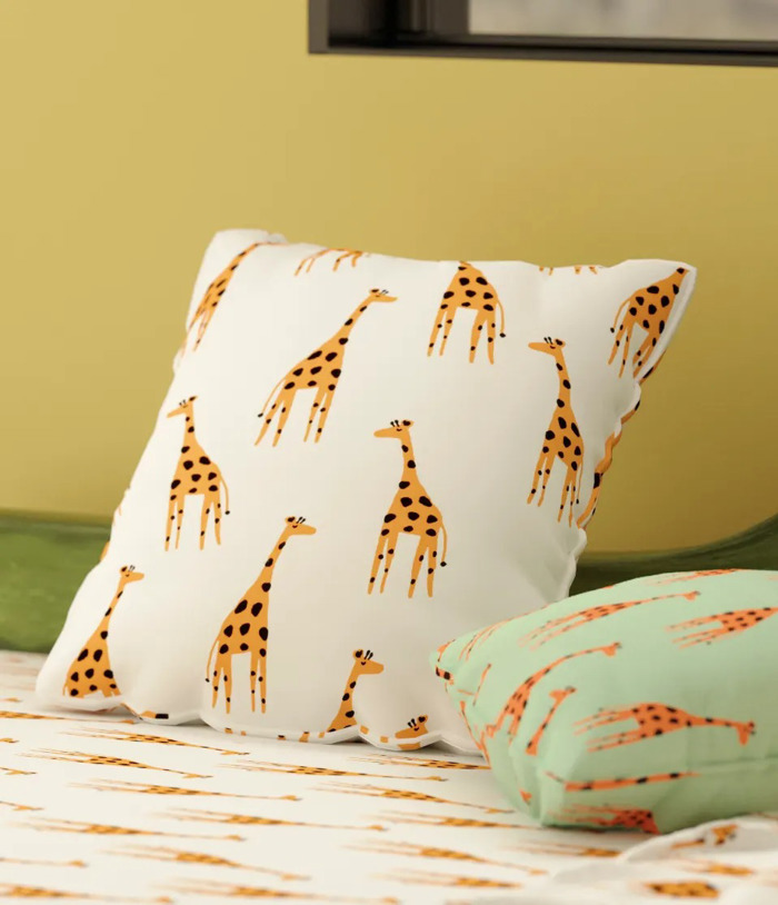 Ύφασμα 'Giraffe' με Σχέδιο Καμηλοπάρδαλη διαθέσιμο σε 2 Αποχρώσεις ufasma 'Giraffe' me Sxedio Kamilopardali diathesimo se 2 Apoxroseis