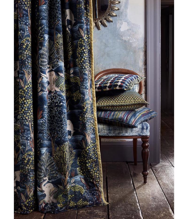 Ύφασμα με Σχέδιο Δέντρα και Ζωάκια 'Rajastan' (145cm)