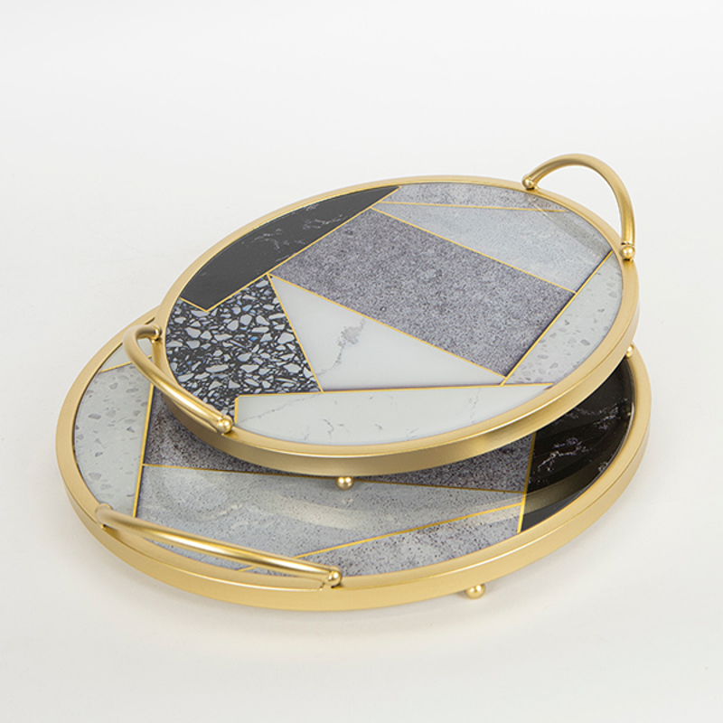 ESTHETI home - ΣΗΜΑΝΤΙΚΟ: Σε περίπτωση διαφοράς τιμής από το κατάστημα ισχύει παντα και μόνο η τιμή του καταστήματος ESTHETI home Σετ των 2 Δίσκος Μεταλλικός Χρυσός με Γυαλ