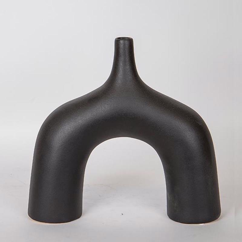 ESTHETI home - ΣΗΜΑΝΤΙΚΟ: Σε περίπτωση διαφοράς τιμής από το κατάστημα ισχύει παντα και μόνο η τιμή του καταστήματος ESTHETI home Βάζο Κεραμικό Μαύρο 34x10x33cm 752-20140