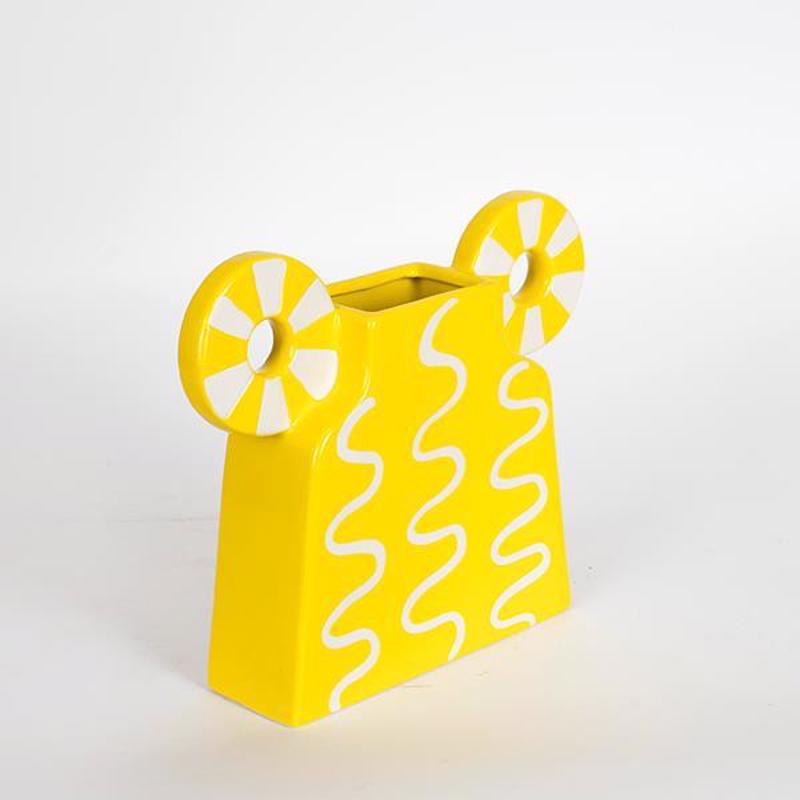 ESTHETI home - ΣΗΜΑΝΤΙΚΟ: Σε περίπτωση διαφοράς τιμής από το κατάστημα ισχύει παντα και μόνο η τιμή του καταστήματος ESTHETI home Βάζο Κεραμικό Κίτρινο/Λευκό με Χερούλια 30