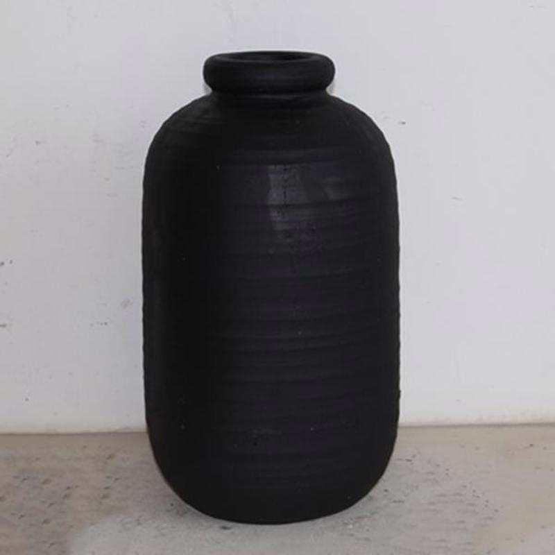 ESTHETI home - ΣΗΜΑΝΤΙΚΟ: Σε περίπτωση διαφοράς τιμής από το κατάστημα ισχύει παντα και μόνο η τιμή του καταστήματος ESTHETI home Βάζο Κεραμικό Μαύρο 25x25x42.5cm 752-20264