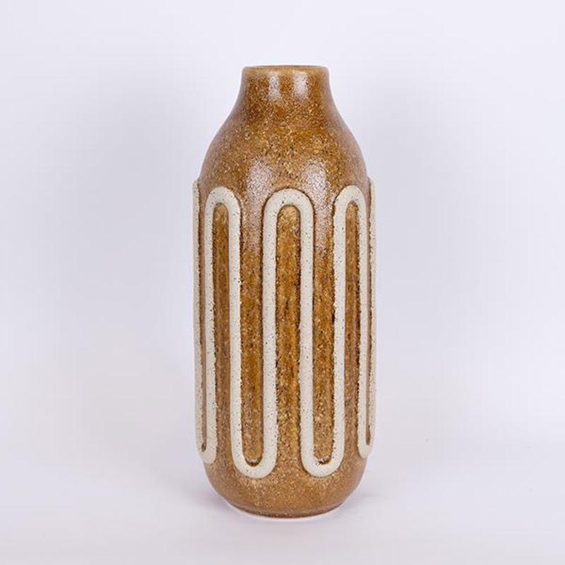 ESTHETI home - ΣΗΜΑΝΤΙΚΟ: Σε περίπτωση διαφοράς τιμής από το κατάστημα ισχύει παντα και μόνο η τιμή του καταστήματος ESTHETI home Βάζο Μουσταρδί/Μπεζ 16.3x16.3x39cm 752-203