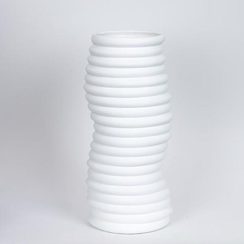 ESTHETI home - ΣΗΜΑΝΤΙΚΟ: Σε περίπτωση διαφοράς τιμής από το κατάστημα ισχύει παντα και μόνο η τιμή του καταστήματος ESTHETI home Βάζο Κεραμικό Λευκό 17.6x14.3x38cm 752-204