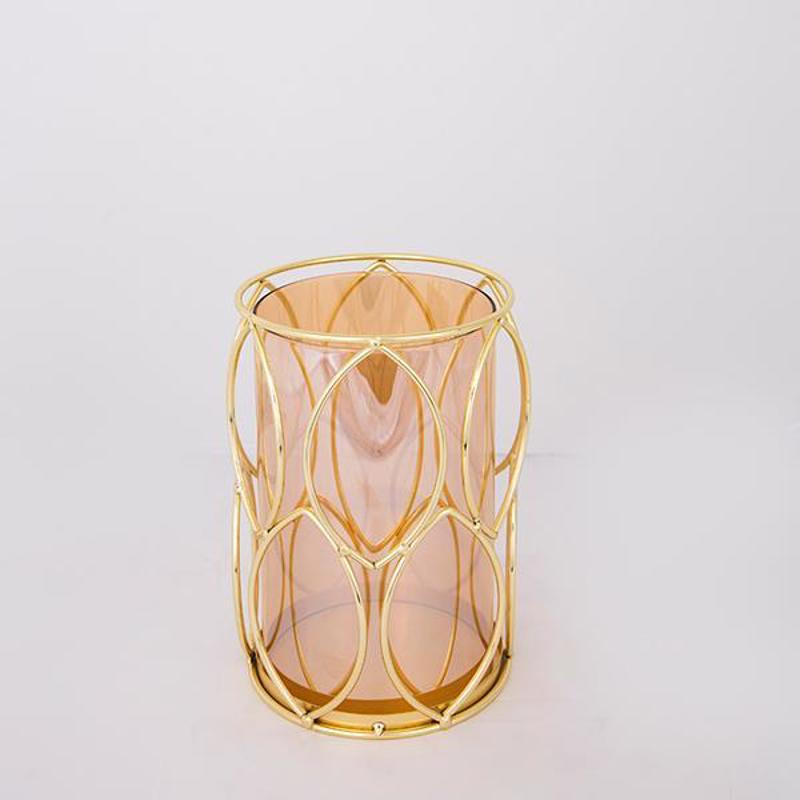 ESTHETI home - ΣΗΜΑΝΤΙΚΟ: Σε περίπτωση διαφοράς τιμής από το κατάστημα ισχύει παντα και μόνο η τιμή του καταστήματος ESTHETI home Κηροπήγιο Μεταλλικό Χρυσό με Μελί Γυαλί Φ1