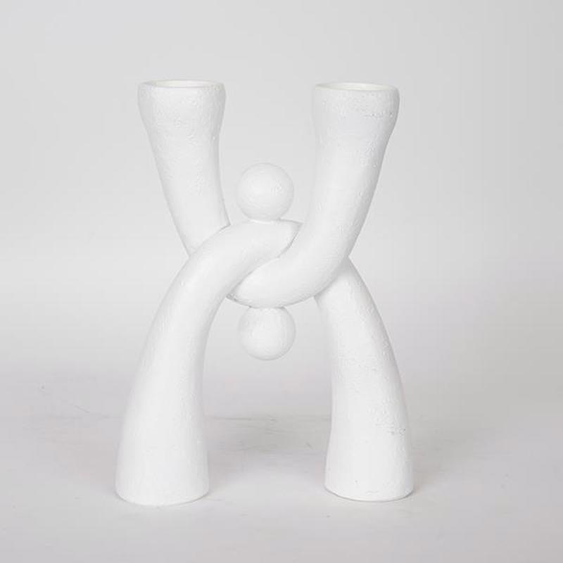 ESTHETI home - ΣΗΜΑΝΤΙΚΟ: Σε περίπτωση διαφοράς τιμής από το κατάστημα ισχύει παντα και μόνο η τιμή του καταστήματος ESTHETI home Κηροπήγιο Resin Λευκό 19x6.5x25.5cm 752-26