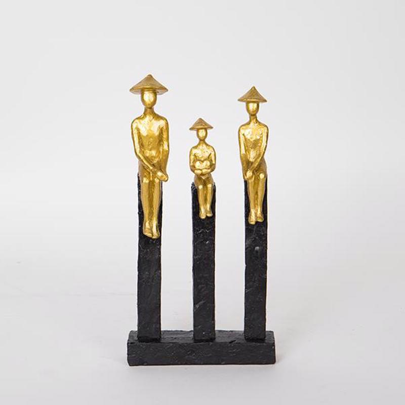 ESTHETI home - ΣΗΜΑΝΤΙΚΟ: Σε περίπτωση διαφοράς τιμής από το κατάστημα ισχύει παντα και μόνο η τιμή του καταστήματος ESTHETI home Διακοσμητικό Γλυπτό ''Άνθρωποι Καθιστοί''