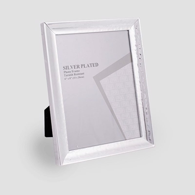 ESTHETI home - ΣΗΜΑΝΤΙΚΟ: Σε περίπτωση διαφοράς τιμής από το κατάστημα ισχύει παντα και μόνο η τιμή του καταστήματος ESTHETI home Κορνίζα Μεταλλική Επάργυρη Ασημί 15x20cm 8