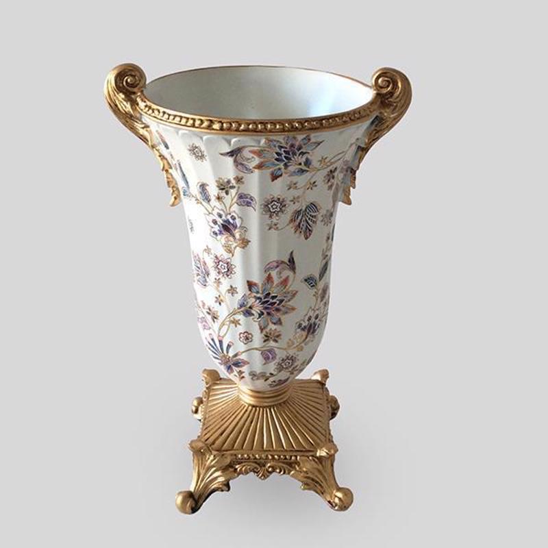 Διακοσμητικά Επιτραπέζια agiovlasitishome - ΣΗΜΑΝΤΙΚΟ: Σε περίπτωση διαφοράς τιμής από το κατάστημα ισχύει παντα και μόνο η τιμή του καταστήματος ESTHETI home Βάζο Πορσελάνης/Polyresin Λευκό/Χρυσό με Λ