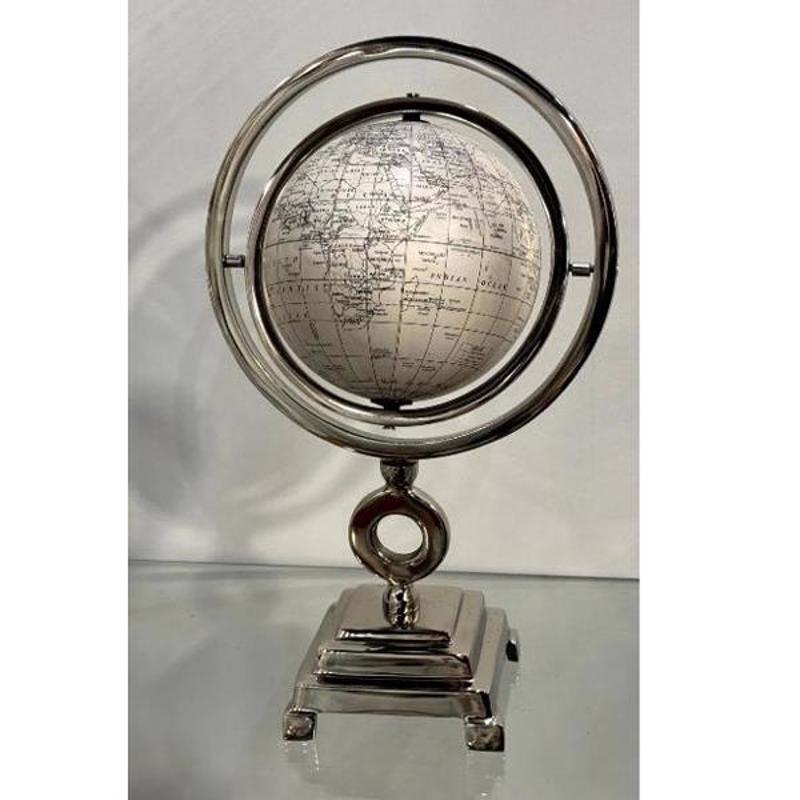 ESTHETI home - ΣΗΜΑΝΤΙΚΟ: Σε περίπτωση διαφοράς τιμής από το κατάστημα ισχύει παντα και μόνο η τιμή του καταστήματος ESTHETI home Υδρόγειος Μεταλλική Ασημί Φ15.2x38.1cm 819