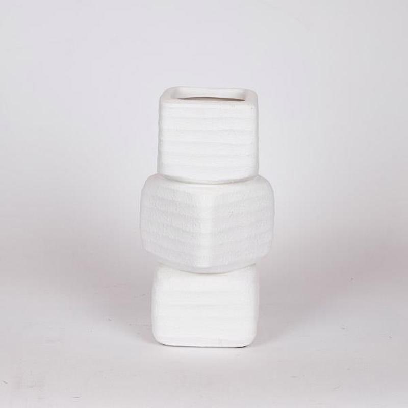 ESTHETI home - ΣΗΜΑΝΤΙΚΟ: Σε περίπτωση διαφοράς τιμής από το κατάστημα ισχύει παντα και μόνο η τιμή του καταστήματος ESTHETI home Βάζο Κεραμικό Λευκό Φ15.5x27.5cm 819-00509