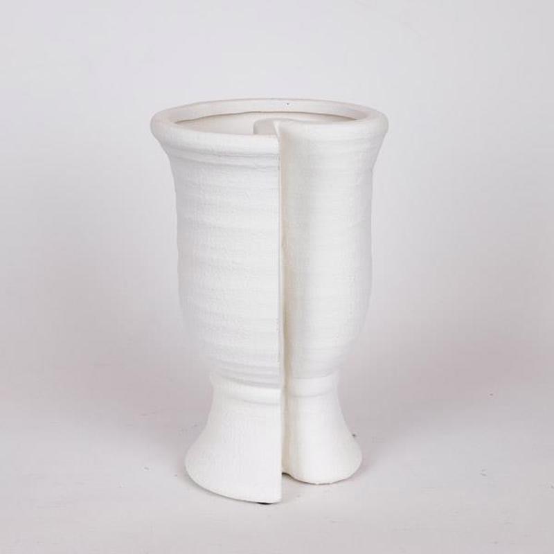 ESTHETI home - ΣΗΜΑΝΤΙΚΟ: Σε περίπτωση διαφοράς τιμής από το κατάστημα ισχύει παντα και μόνο η τιμή του καταστήματος ESTHETI home Βάζο Κεραμικό Κρεμ 19.5x17x29εκ 819-00516