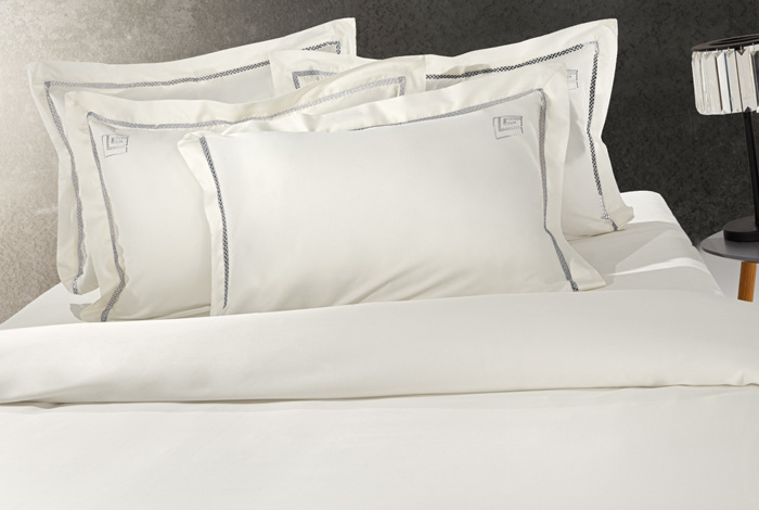 Guy Laroche Set Paplomatothiki Bambakosaten King Size me 2 Maxilarothikes BLEND SILVER/IVORY 240X250
