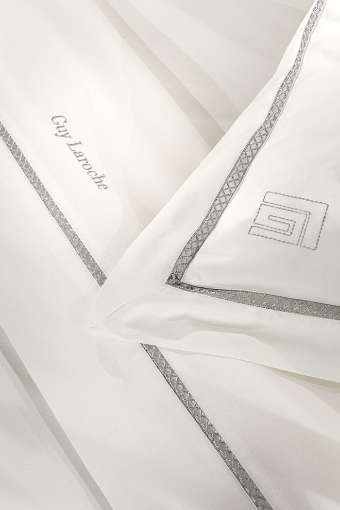 Guy Laroche Set Paplomatothiki Bambakosaten King Size me 2 Maxilarothikes BLEND SILVER/IVORY 240X250
