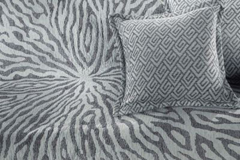 Μαξιλάρια διακοσμητικά agiovlasitishome - ΣΗΜΑΝΤΙΚΟ: Σε περίπτωση διαφοράς τιμής από το κατάστημα ισχύει παντα και μόνο η τιμή του καταστήματος Guy Laroche Μαξιλαράκι διακοσμητικό ORION Ocean 50X50EK