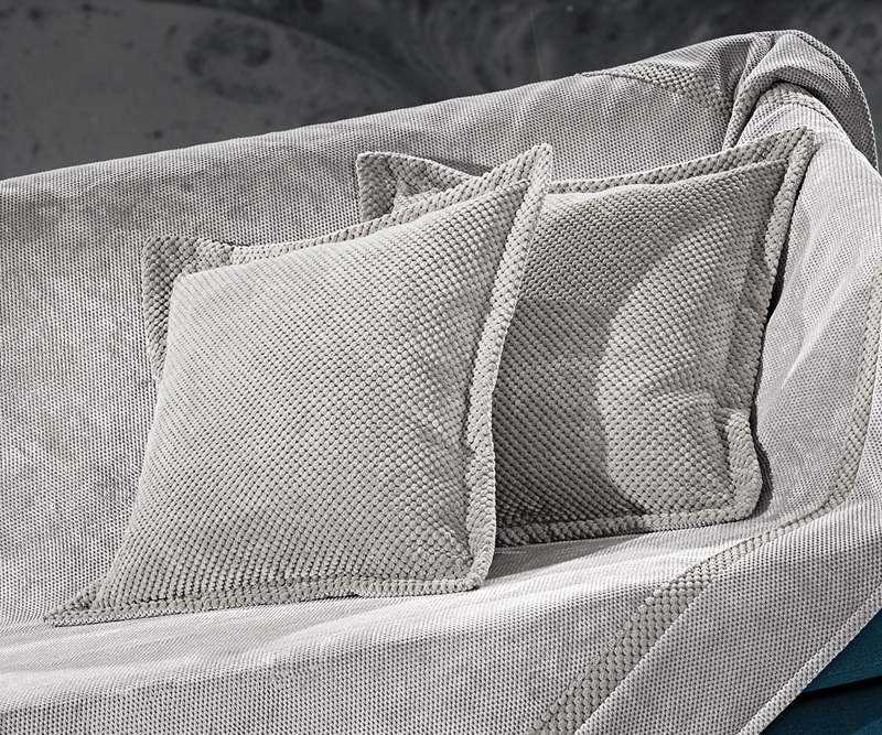 Guy Laroche - ΣΗΜΑΝΤΙΚΟ: Σε περίπτωση διαφοράς τιμής από το κατάστημα ισχύει παντα και μόνο η τιμή του καταστήματος Guy Laroche Μαξιλαράκι διακοσμητικό RUBICON Elephant 45