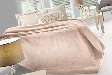 Guy Laroche Σετ Κουβέρτα Velvet Pudra 160x240cm και Διακοσμητικό Μαξιλαράκι 45x45cm