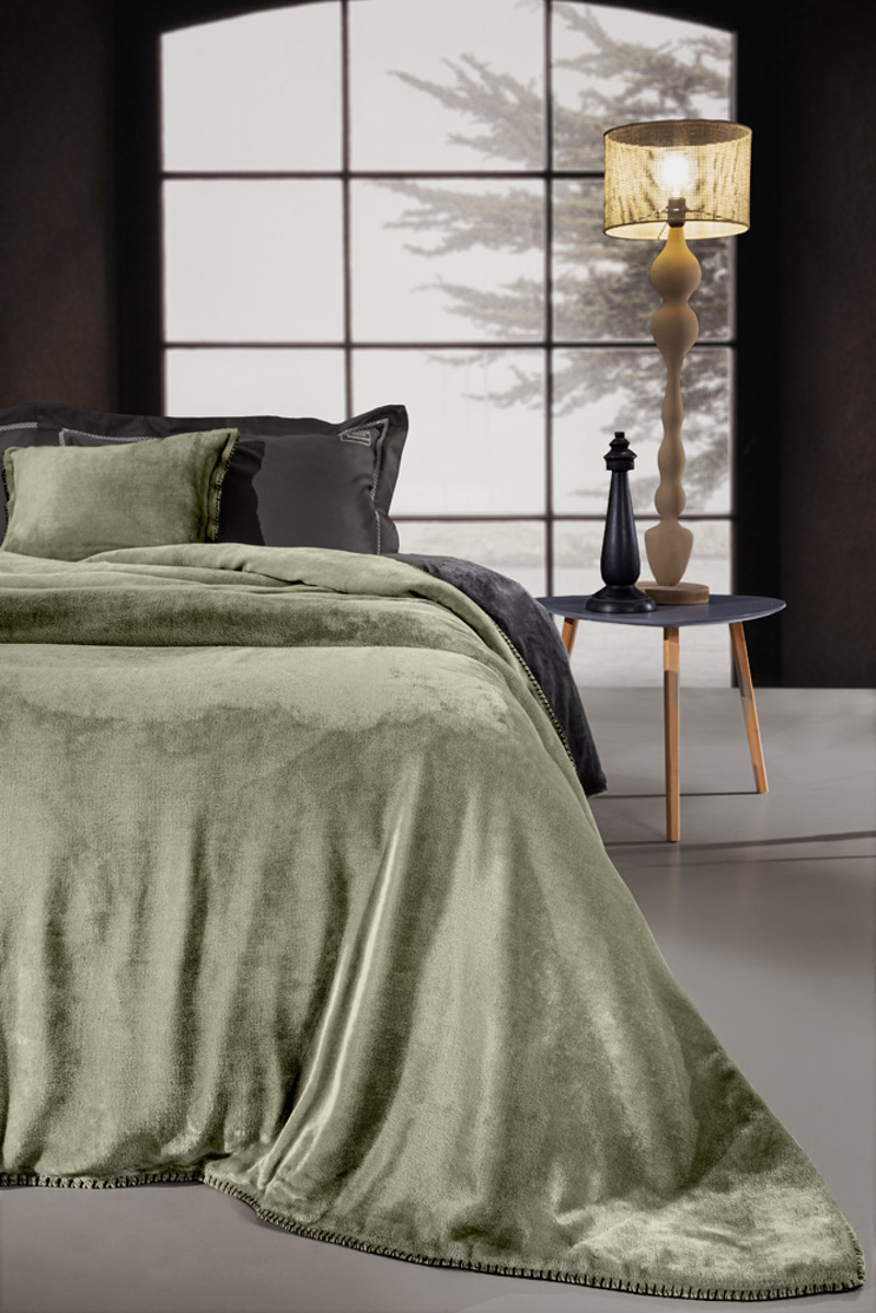 Guy Laroche Σετ Κουβέρτα Velvet Khaki 160x240cm και Διακοσμητικό Μαξιλαράκι...
