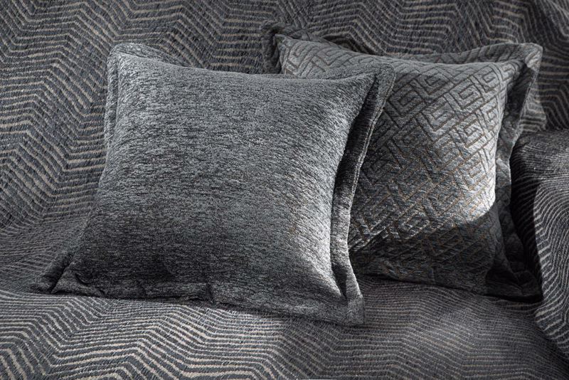 Μαξιλάρια διακοσμητικά agiovlasitishome - ΣΗΜΑΝΤΙΚΟ: Σε περίπτωση διαφοράς τιμής από το κατάστημα ισχύει παντα και μόνο η τιμή του καταστήματος Guy Laroche Μαξιλαροθήκη Διακοσμητική Vento Titanium 45