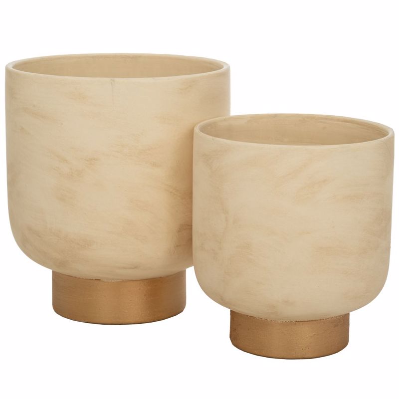 Γλάστρες - Ζαρντινιέρες agiovlasitishome - ΣΗΜΑΝΤΙΚΟ: Σε περίπτωση διαφοράς τιμής από το κατάστημα ισχύει παντα και μόνο η τιμή του καταστήματος Iliadis Σετ των 2 Κασπώ Πήλινο Μπεζ με Χρυσή Βάση Φ32x3
