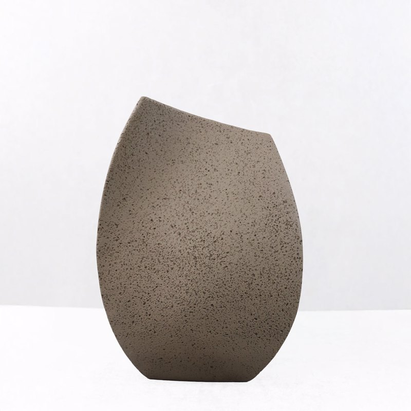 Διακοσμητικά Επιτραπέζια agiovlasitishome - ΣΗΜΑΝΤΙΚΟ: Σε περίπτωση διαφοράς τιμής από το κατάστημα ισχύει παντα και μόνο η τιμή του καταστήματος Liberta - Maison ELYSE I Βάζο Resin Καφέ 20x19x28cm 034