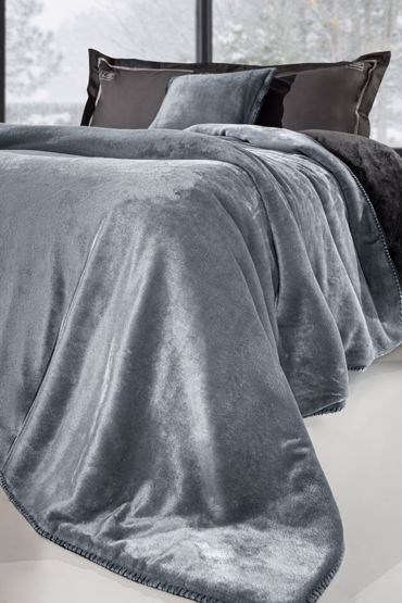 Guy Laroche  Κουβέρτα Velvet Cement Υπέρδιπλη 220X240εκ Δύο Όψεων και Δώρο Διακοσμητική Μαξιλαροθήκη