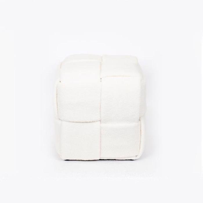 ESTHETI home Skampo Boukle Beloudino Lefko me Sxedio Plexi 38x38x40cm 750-12012