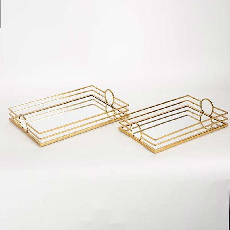 ESTHETI home - ΣΗΜΑΝΤΙΚΟ: Σε περίπτωση διαφοράς τιμής από το κατάστημα ισχύει παντα και μόνο η τιμή του καταστήματος ESTHETI home Σετ των 2 Δίσκος Μεταλλικός Χρυσός με Καθρ