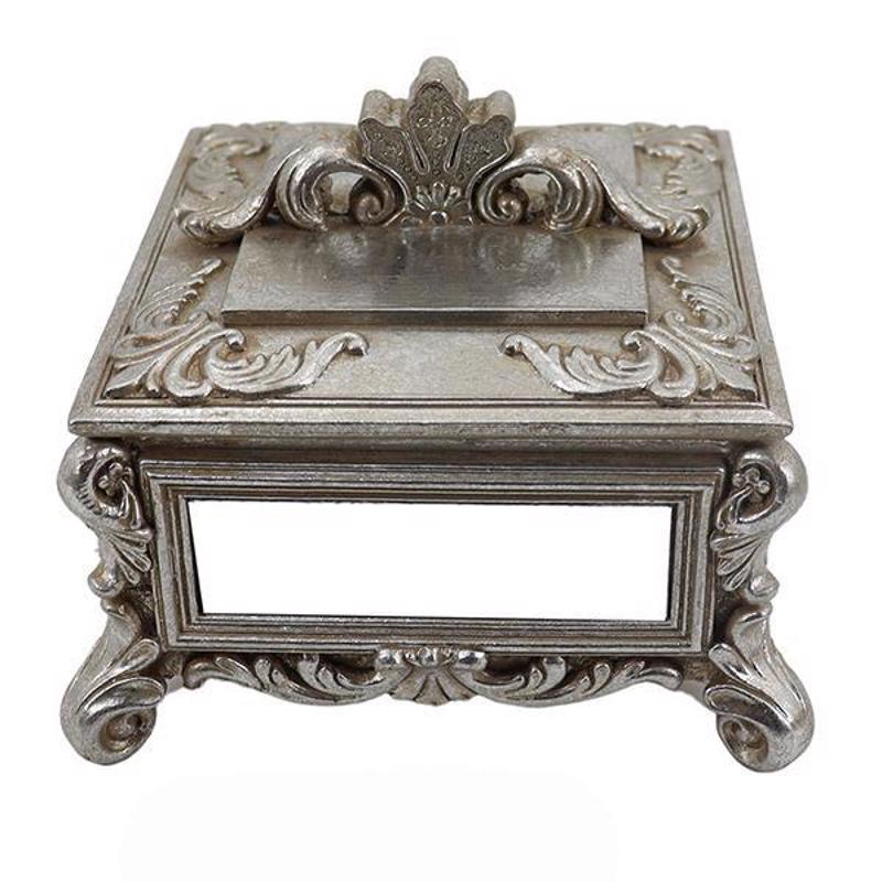 ESTHETI home - ΣΗΜΑΝΤΙΚΟ: Σε περίπτωση διαφοράς τιμής από το κατάστημα ισχύει παντα και μόνο η τιμή του καταστήματος ESTHETI home Μπιζουτιέρα Resin Αντικέ Ασημί 13.5x13.5x1