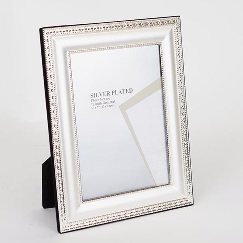 ESTHETI home - ΣΗΜΑΝΤΙΚΟ: Σε περίπτωση διαφοράς τιμής από το κατάστημα ισχύει παντα και μόνο η τιμή του καταστήματος ESTHETI home Κορνίζα Μεταλλική Επάργυρη Ασημί 13x18cm 7