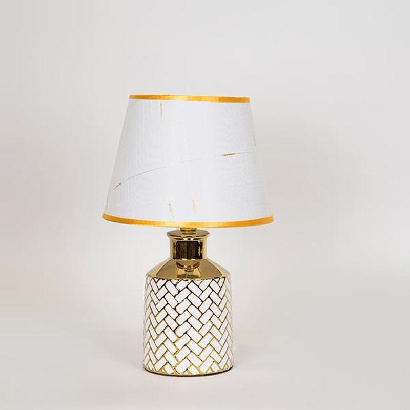 ESTHETI home - ΣΗΜΑΝΤΙΚΟ: Σε περίπτωση διαφοράς τιμής από το κατάστημα ισχύει παντα και μόνο η τιμή του καταστήματος ESTHETI home Επιτραπέζιο Φωτιστικό Κεραμικό Λευκό/Χρυσό