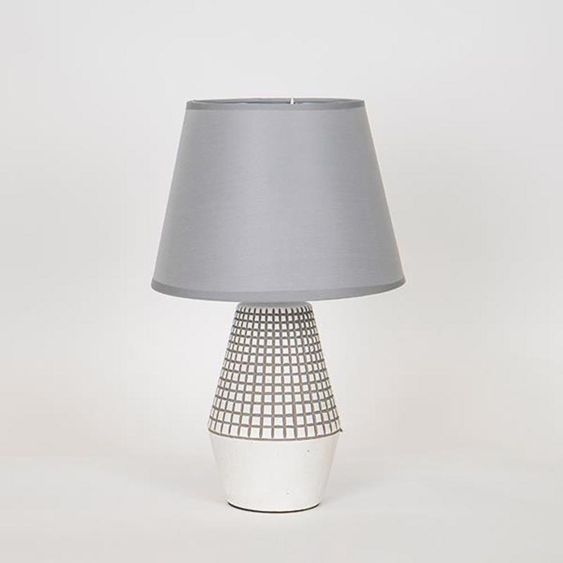 Διακοσμητικά Επιτραπέζια agiovlasitishome - ΣΗΜΑΝΤΙΚΟ: Σε περίπτωση διαφοράς τιμής από το κατάστημα ισχύει παντα και μόνο η τιμή του καταστήματος ESTHETI home Επιτραπέζιο Φωτιστικό Λευκό/Γκρι με Υφασμά