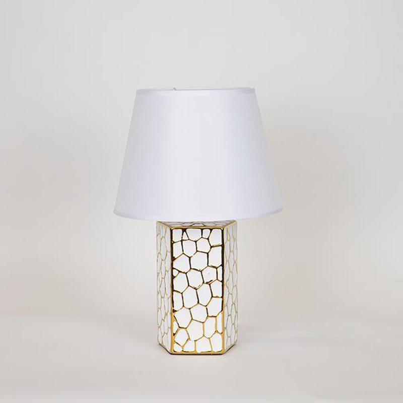 ESTHETI home - ΣΗΜΑΝΤΙΚΟ: Σε περίπτωση διαφοράς τιμής από το κατάστημα ισχύει παντα και μόνο η τιμή του καταστήματος ESTHETI home Επιτραπέζιο Φωτιστικό Κεραμικό Χρυσό με Λε