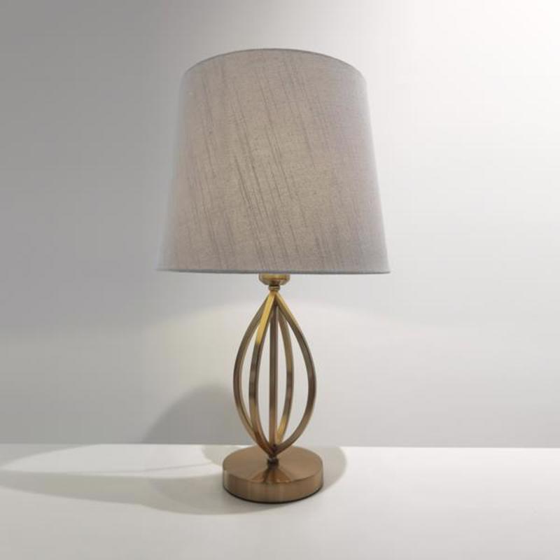 Διακοσμητικά Επιτραπέζια agiovlasitishome - ΣΗΜΑΝΤΙΚΟ: Σε περίπτωση διαφοράς τιμής από το κατάστημα ισχύει παντα και μόνο η τιμή του καταστήματος ESTHETI home Επιτραπέζιο Φωτιστικό Μεταλλικό Χρυσό/Λευκ