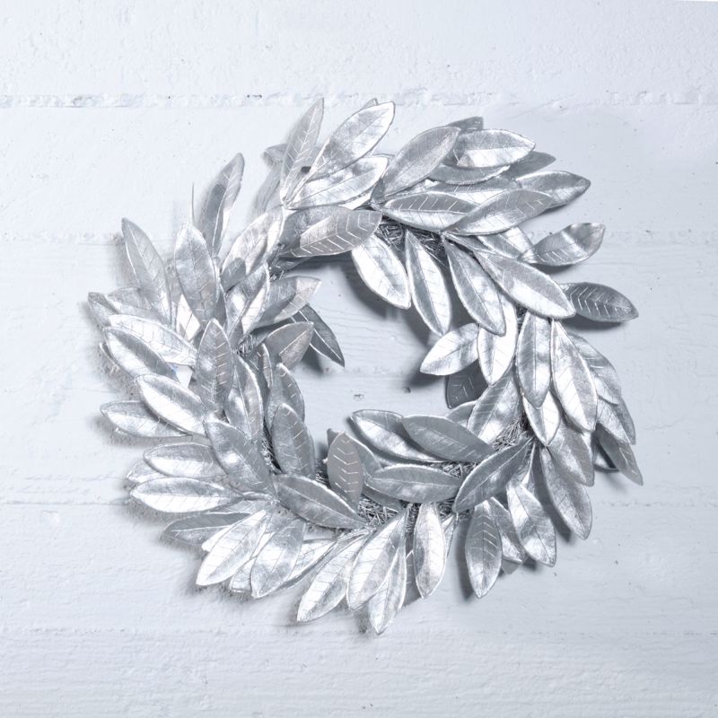 Supergreens - ΣΗΜΑΝΤΙΚΟ: Σε περίπτωση διαφοράς τιμής από το κατάστημα ισχύει παντα και μόνο η τιμή του καταστήματος Supergreens Τεχνητό Στεφάνι Φίκος Ασημί Φ40cm 8931-7